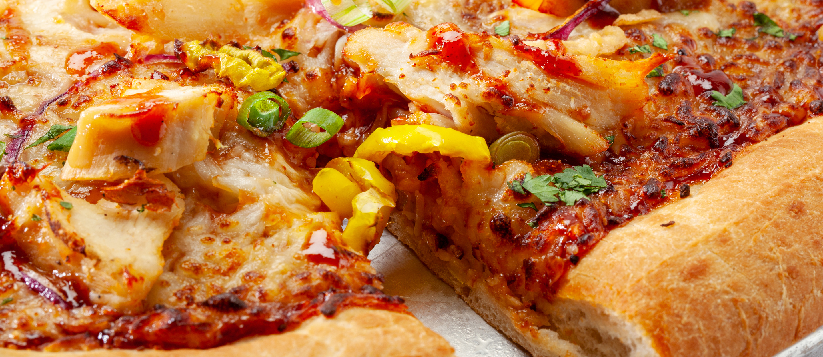 Hot BBQ Chicken Pizza I SBR Foodservice